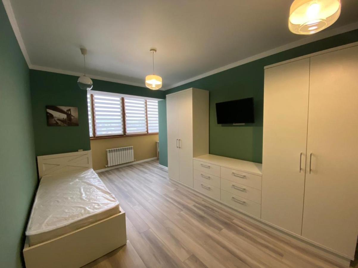 Vip Apartment Mountain View 阿拉木图 外观 照片